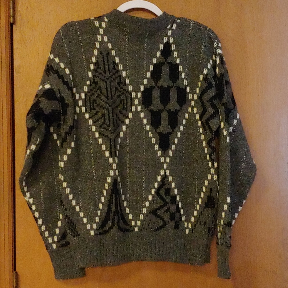 Sweater - Picture 4 of 4